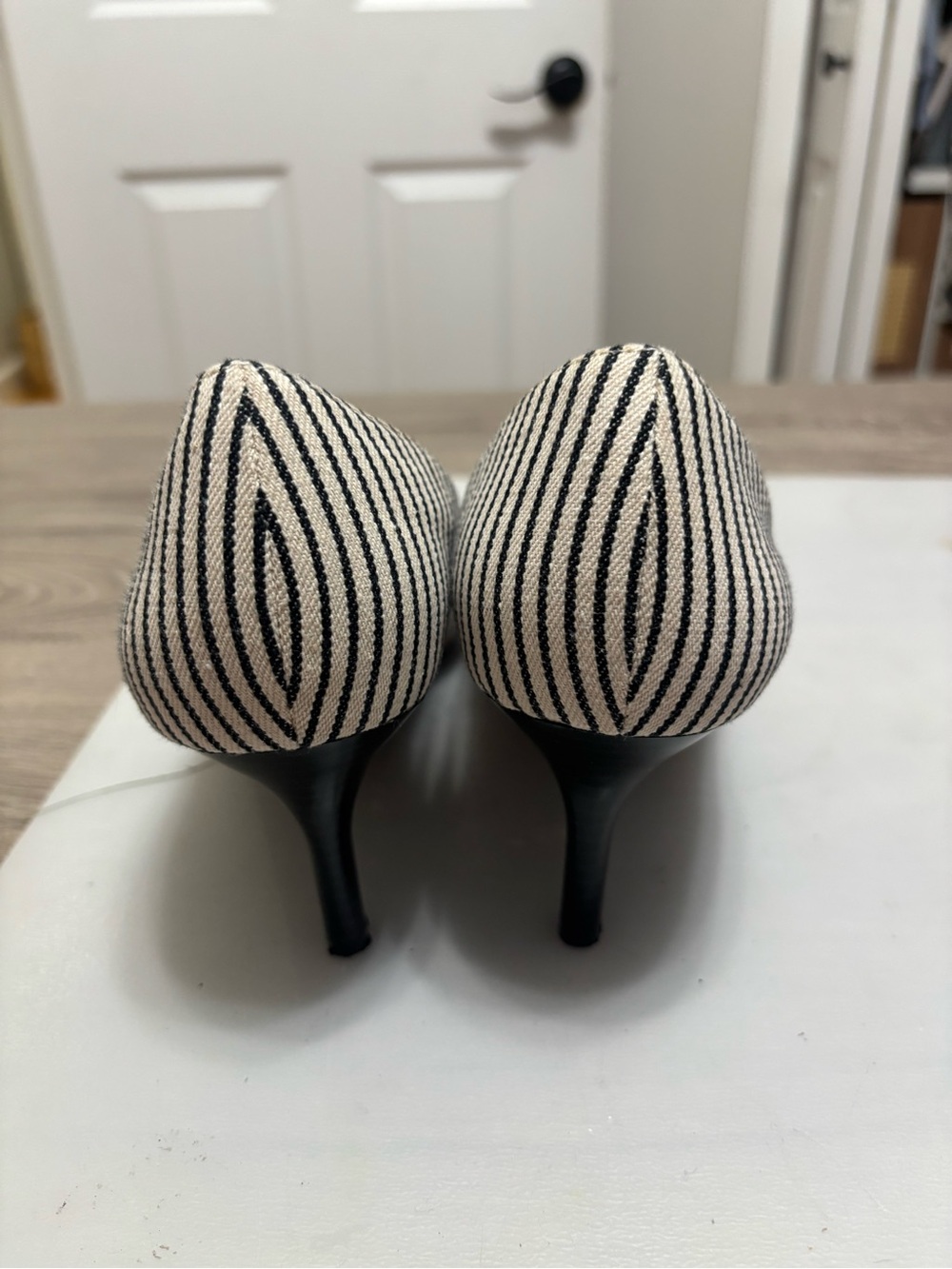 Life Stride Cream and Black Striped Pointed Toe Heels - Picture 3 of 7